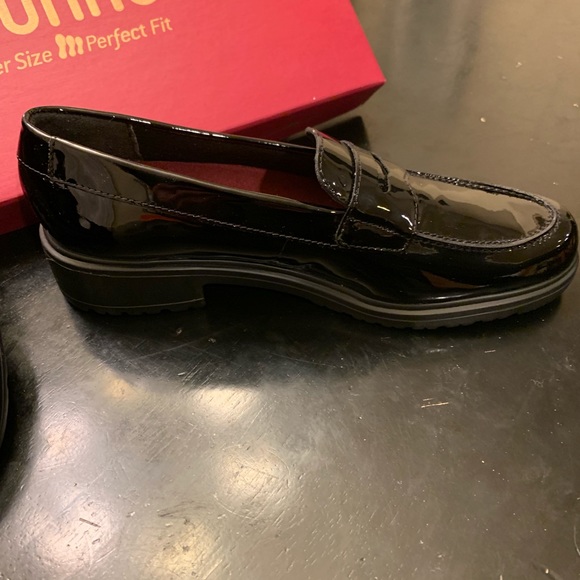 Munro Jordi Black Patent leather loafers - Picture 3 of 5